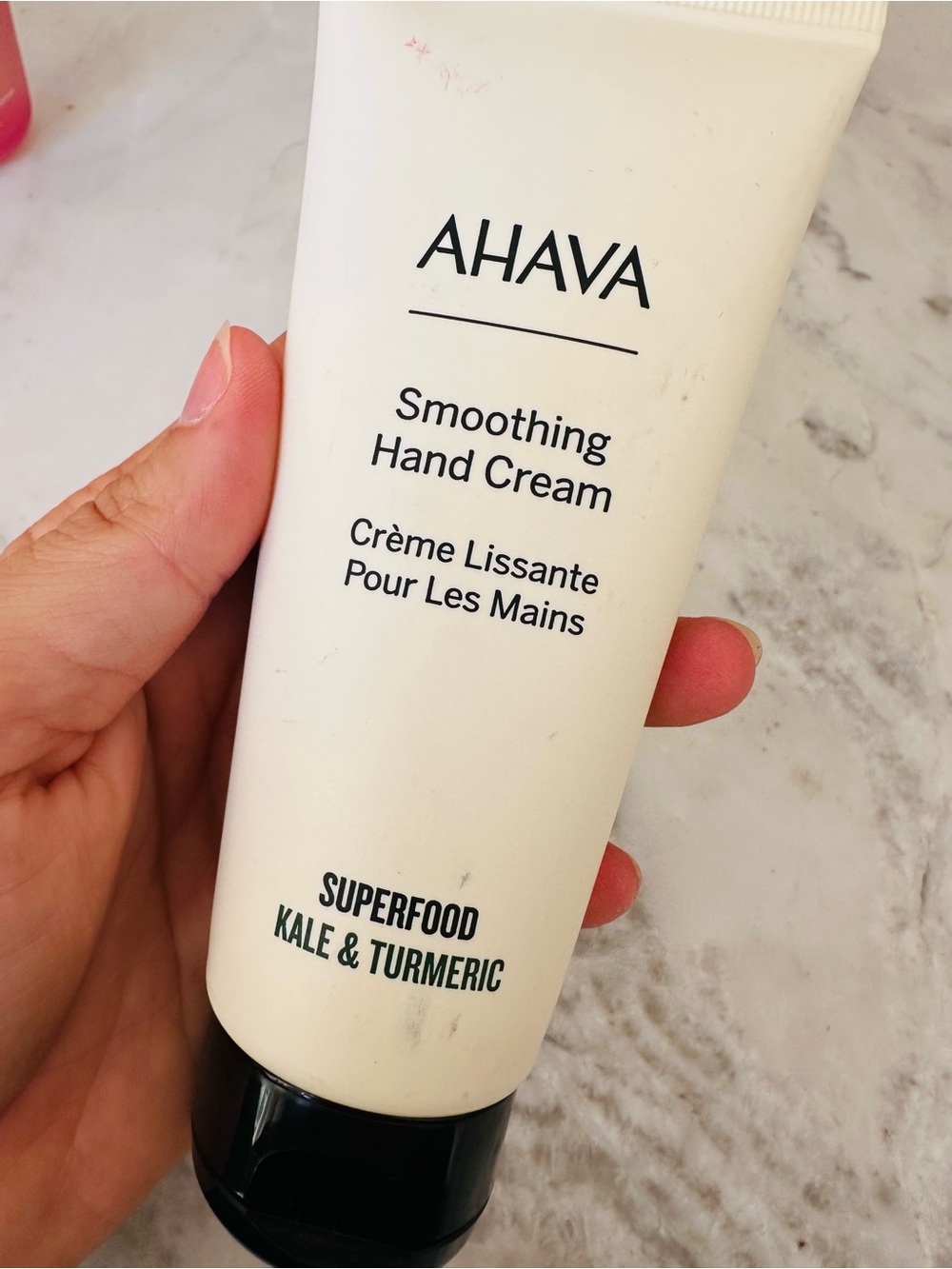 AHAVA White Smoothing Hand Cream - Superfood Kale & Turmeric